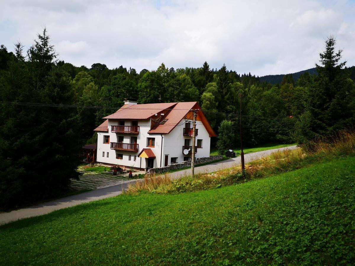 Penzion Zazrifka Zazriva Exterior photo